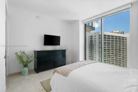68 SE 6th Street Miami FL 33131
