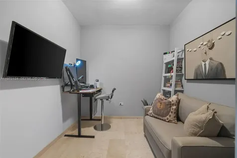 68 SE 6th Street Miami FL 33131