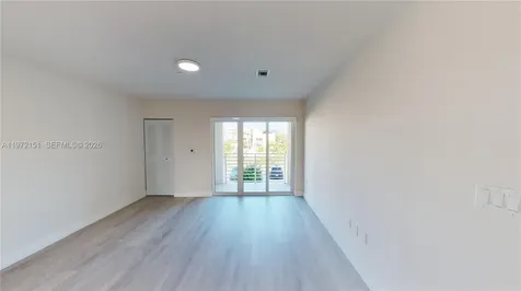 2555 NE 193rd Street Miami FL 33180