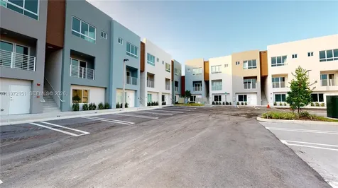 2555 NE 193rd Street Miami FL 33180