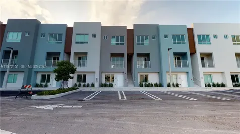 2555 NE 193rd Street Miami FL 33180