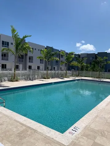 2555 NE 193rd Street Miami FL 33180