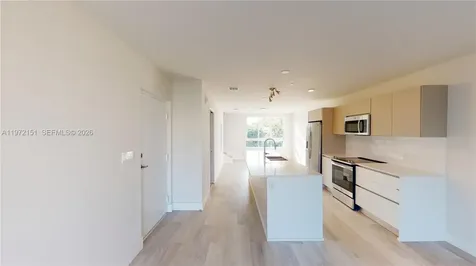 2555 NE 193rd Street Miami FL 33180