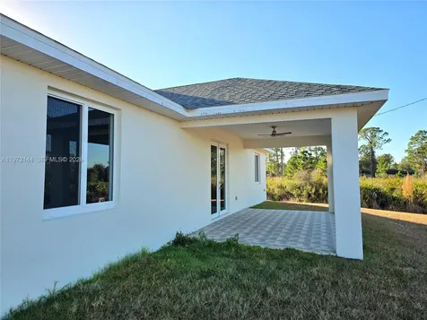 1219 Hibiscus Lehigh Acres FL 33972