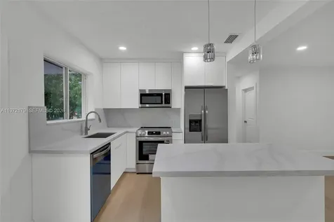 5111 SW 73rd Terrace Miami FL 33143