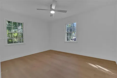 5111 SW 73rd Terrace Miami FL 33143