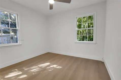 5111 SW 73rd Terrace Miami FL 33143