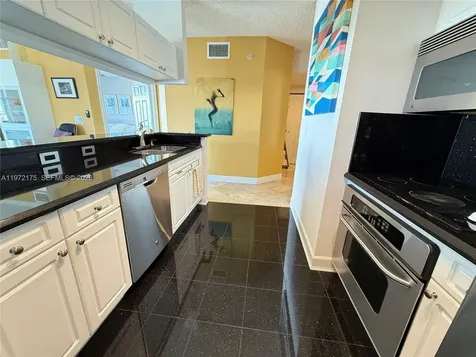 17145 N Bay Road Sunny Isles Beach FL 33160