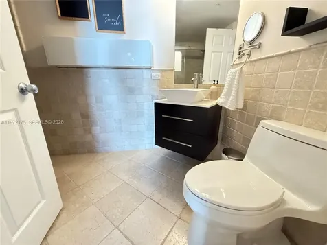 17145 N Bay Road Sunny Isles Beach FL 33160