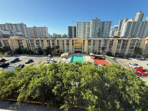 17145 N Bay Road Sunny Isles Beach FL 33160