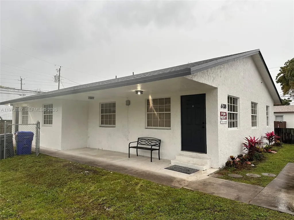6138 Grant Street Hollywood FL 33024