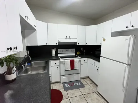 6138 Grant Street Hollywood FL 33024