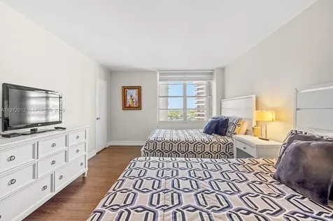 5161 Collins Avenue Miami Beach FL 33140