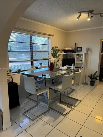 952 E 19th Street Hialeah FL 33013