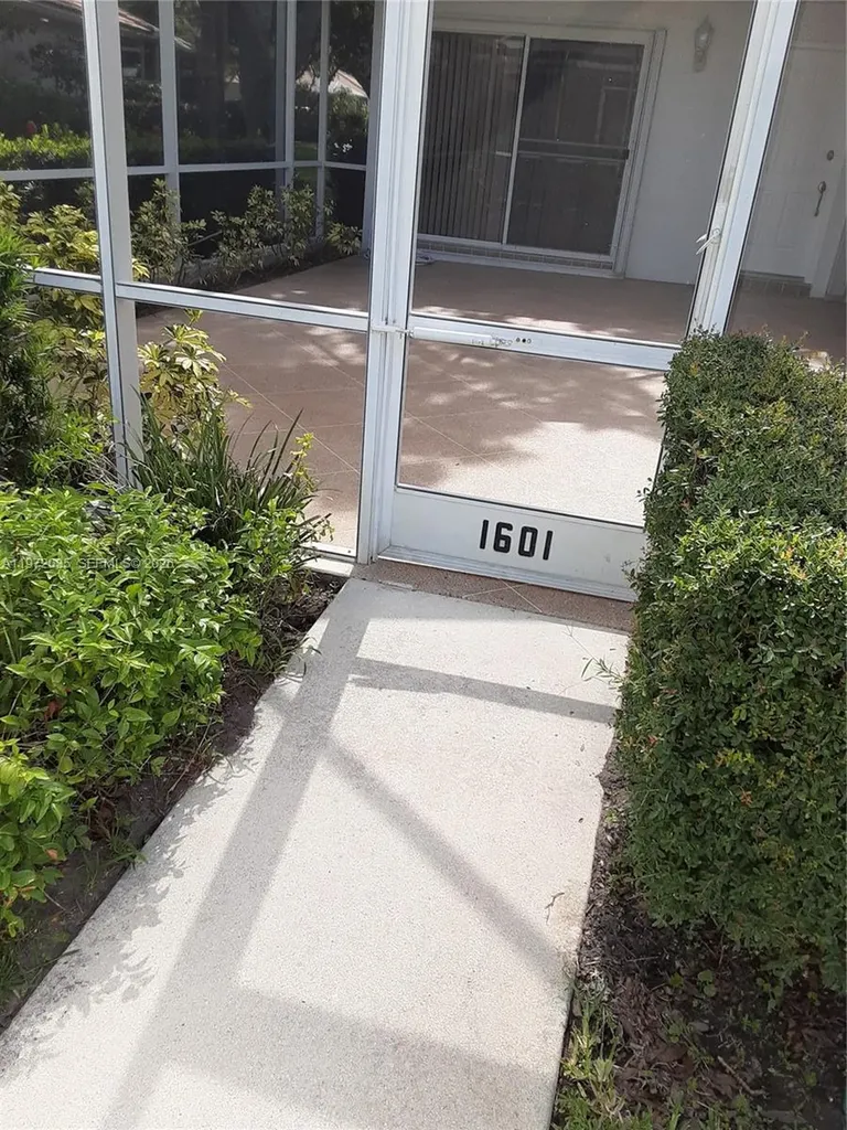 1601 Silverleaf Oak Court Palm Beach Gardens FL 33410