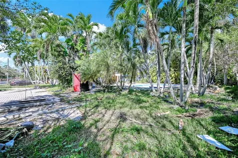 1025 NE 84th Street Miami FL 33138