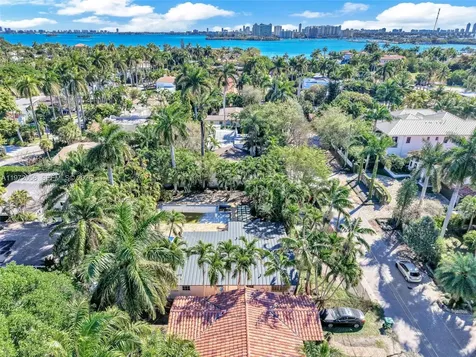 1025 NE 84th Street Miami FL 33138