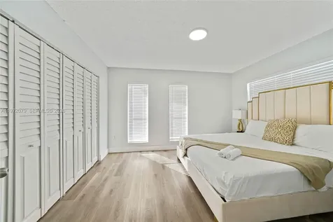 1051 NE 163rd Street North Miami Beach FL 33162