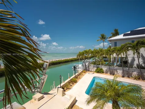 250 W Seaview Circle Duck FL 33050
