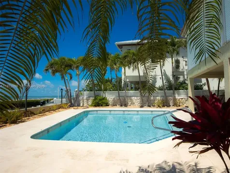 250 W Seaview Circle Duck FL 33050