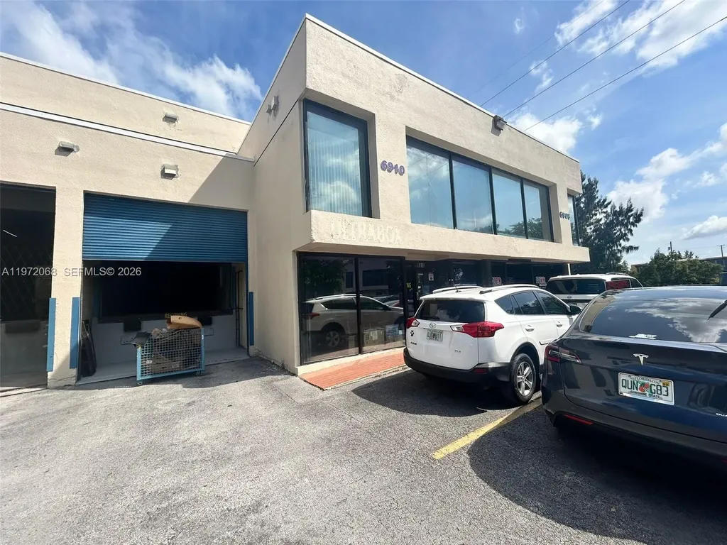 6910 NW 50th Street Miami FL 33195