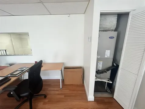 6910 NW 50th Street Miami FL 33195