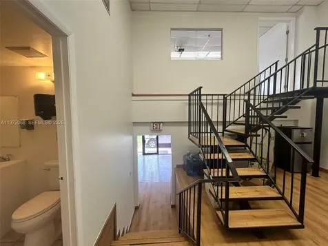 6910 NW 50th Street Miami FL 33195