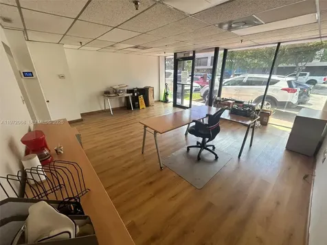 6910 NW 50th Street Miami FL 33195
