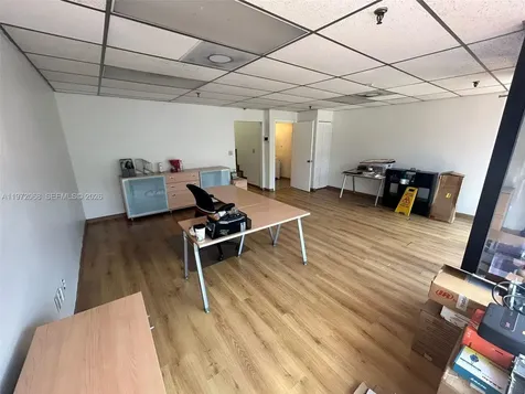 6910 NW 50th Street Miami FL 33195