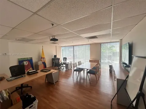 6910 NW 50th Street Miami FL 33195