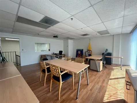 6910 NW 50th Street Miami FL 33195