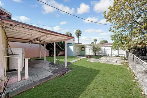 4318 E 8th Court Hialeah FL 33013