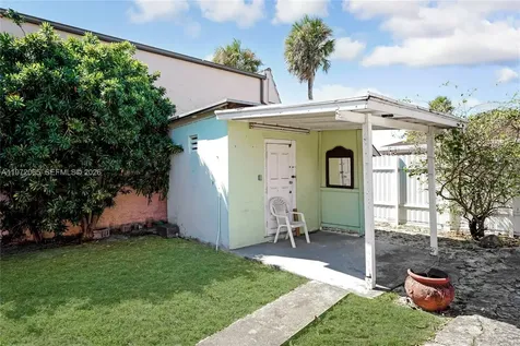 4318 E 8th Court Hialeah FL 33013