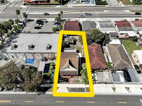 4318 E 8th Court Hialeah FL 33013