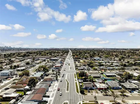 4318 E 8th Court Hialeah FL 33013