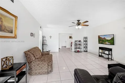 4318 E 8th Court Hialeah FL 33013