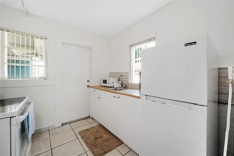 4318 E 8th Court Hialeah FL 33013