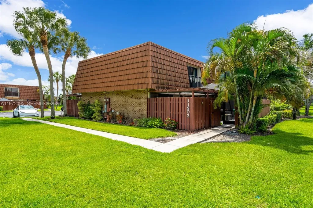 11903 SW 11th Court Davie FL 33325