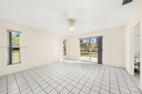 1273 Woodbury Avenue Sebring FL 33875