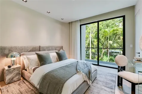 2800 Calusa Street Miami FL 33133