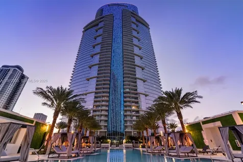 851 NE 1st Avenue Miami FL 33132