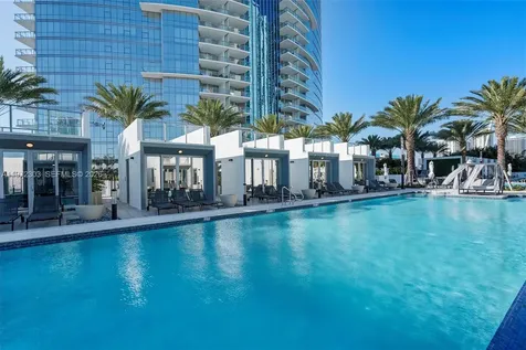851 NE 1st Avenue Miami FL 33132