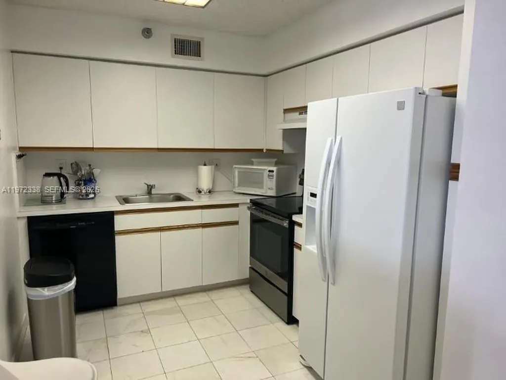 3400 NE 192nd Street Aventura FL 33180