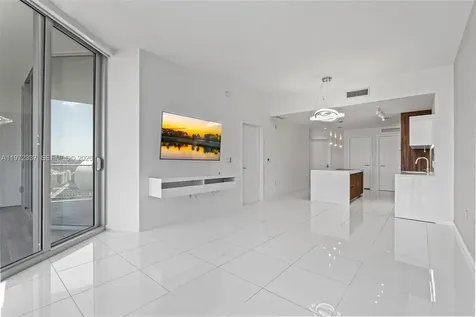851 NE 1st Avenue Miami FL 33132