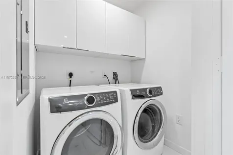 851 NE 1st Avenue Miami FL 33132