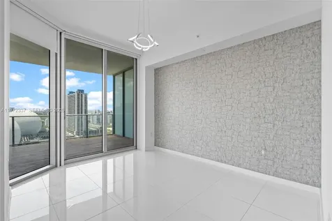 851 NE 1st Avenue Miami FL 33132