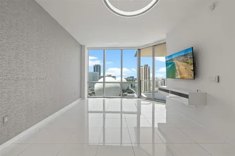 851 NE 1st Avenue Miami FL 33132