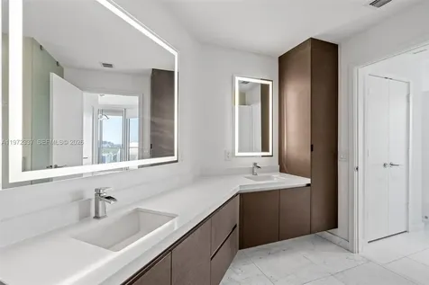 851 NE 1st Avenue Miami FL 33132