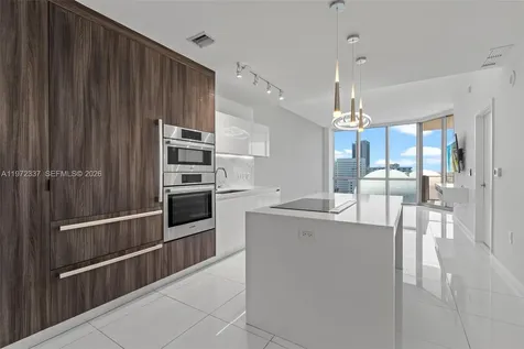 851 NE 1st Avenue Miami FL 33132