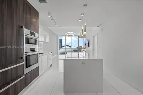 851 NE 1st Avenue Miami FL 33132